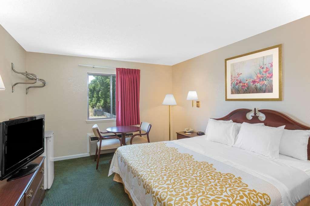 Econo Lodge Cherry Point Havelock Phòng bức ảnh