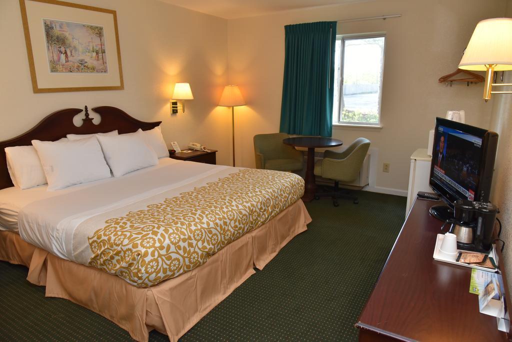 Econo Lodge Cherry Point Havelock Ngoại thất bức ảnh