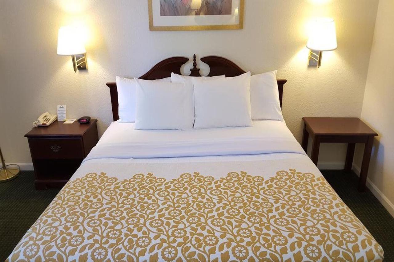 Econo Lodge Cherry Point Havelock Ngoại thất bức ảnh