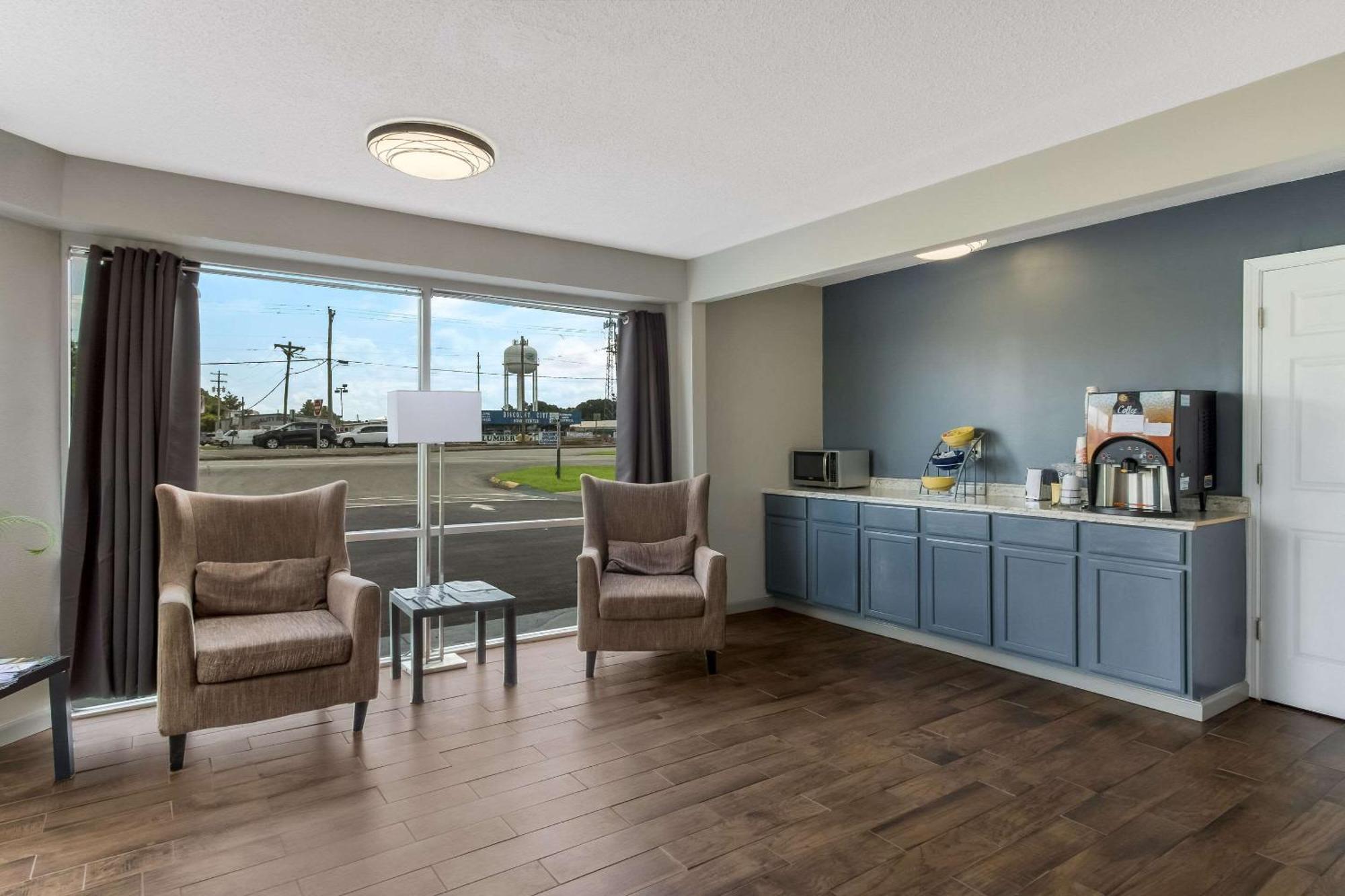 Econo Lodge Cherry Point Havelock Ngoại thất bức ảnh