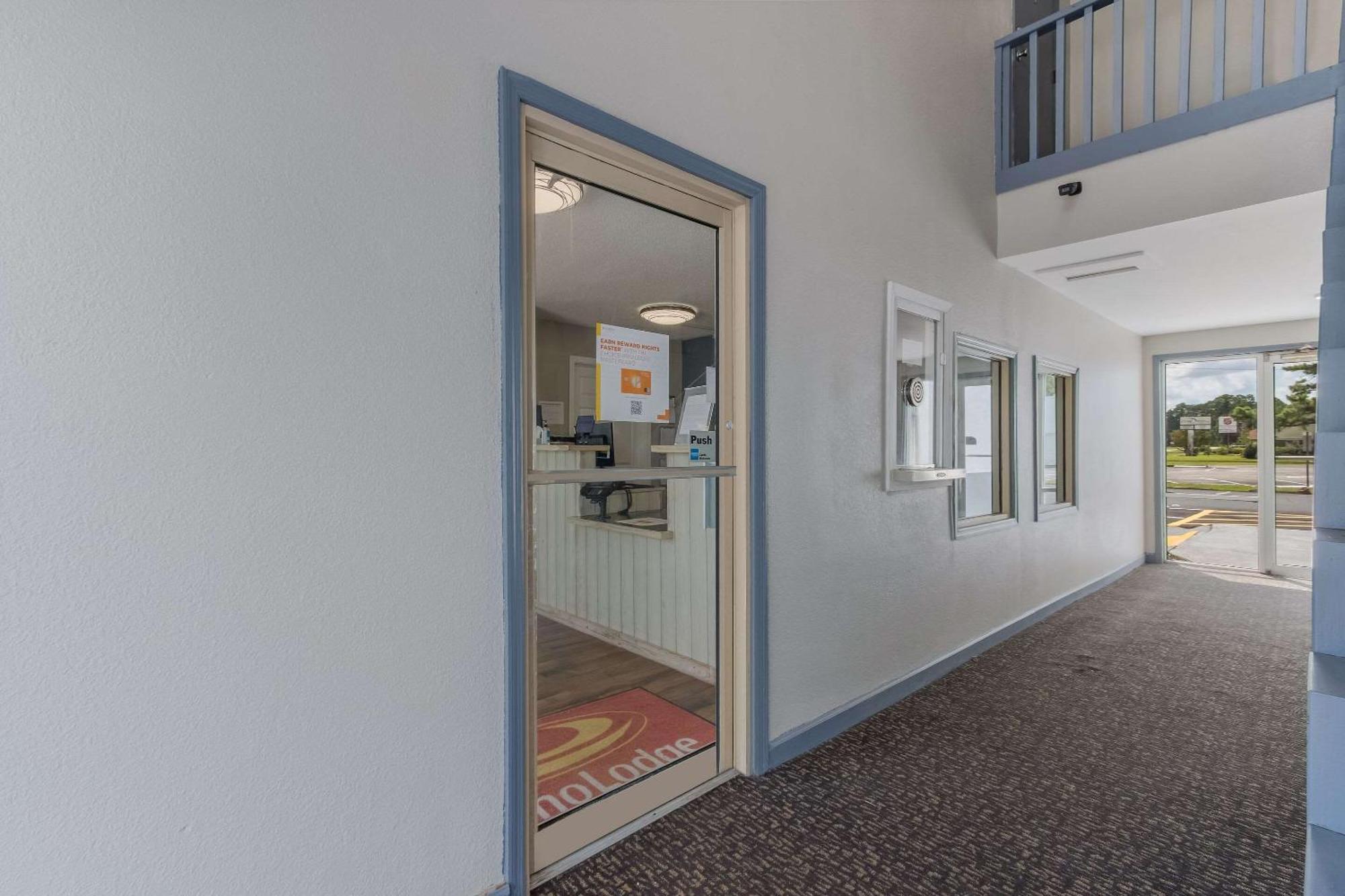 Econo Lodge Cherry Point Havelock Ngoại thất bức ảnh