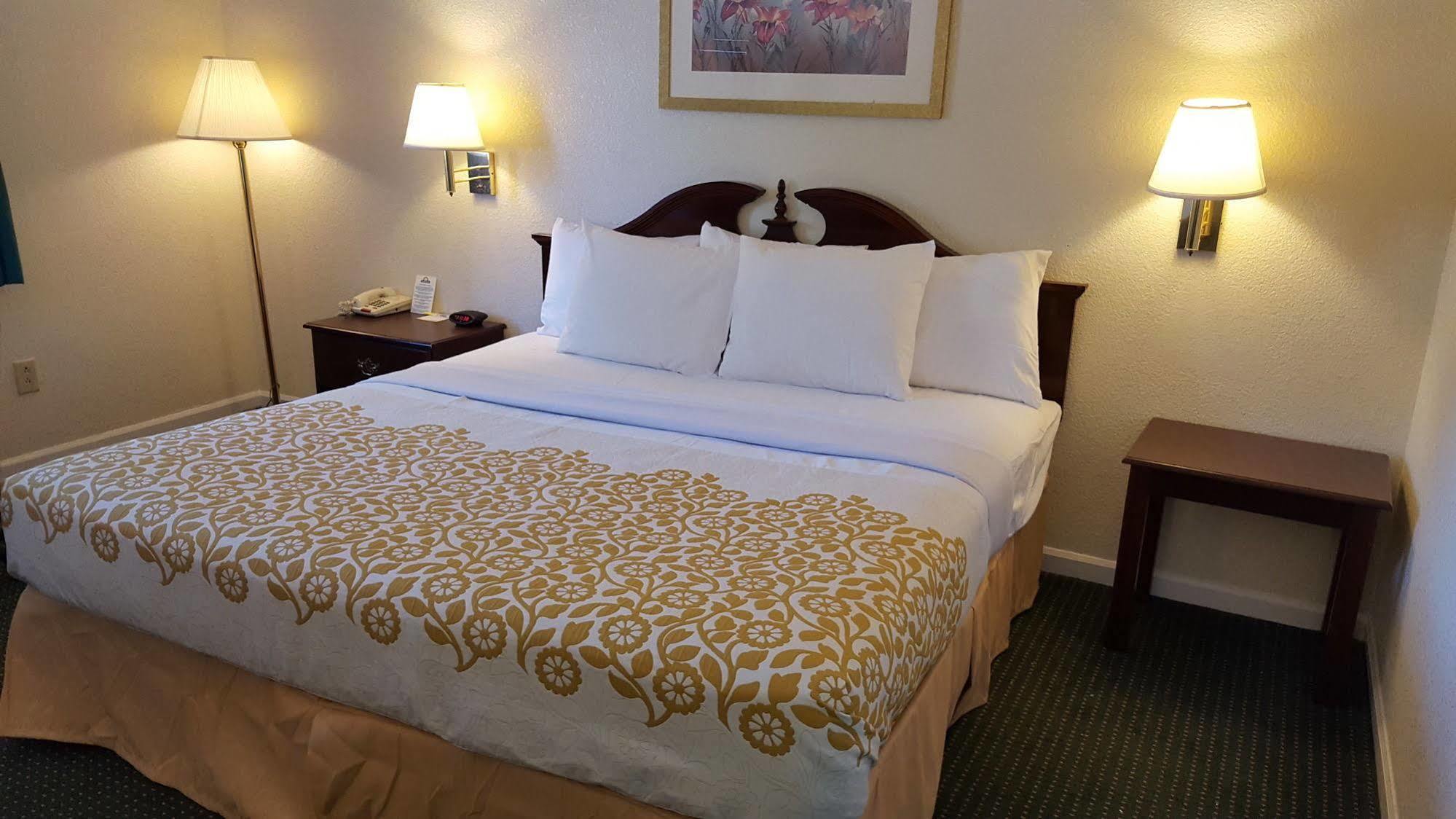 Econo Lodge Cherry Point Havelock Ngoại thất bức ảnh