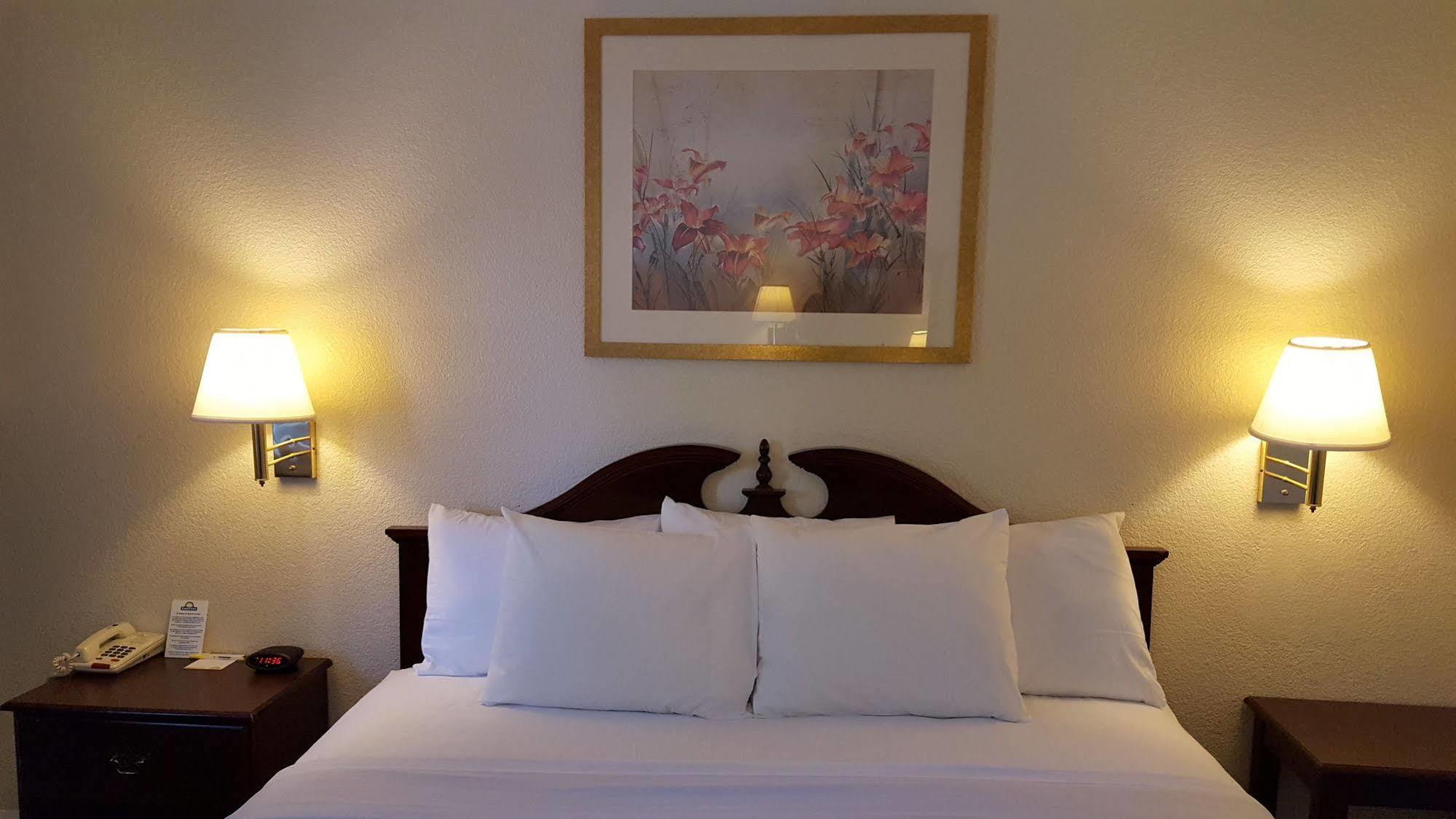Econo Lodge Cherry Point Havelock Ngoại thất bức ảnh